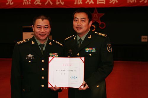 乒乓名将王涛是少将军衔吗？