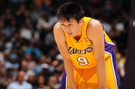 2012年中国男篮球员名单？