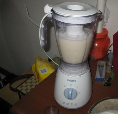 榨汁机可以榨豆浆吗？榨豆浆要加水吗？是加生水还是开水，冷的还是热的？求各界人士帮帮忙