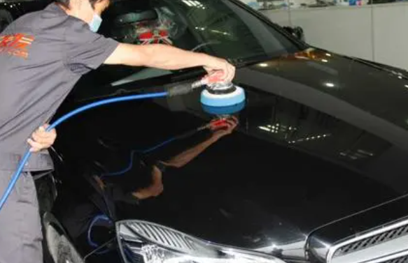 做一次汽车封釉需多少钱？