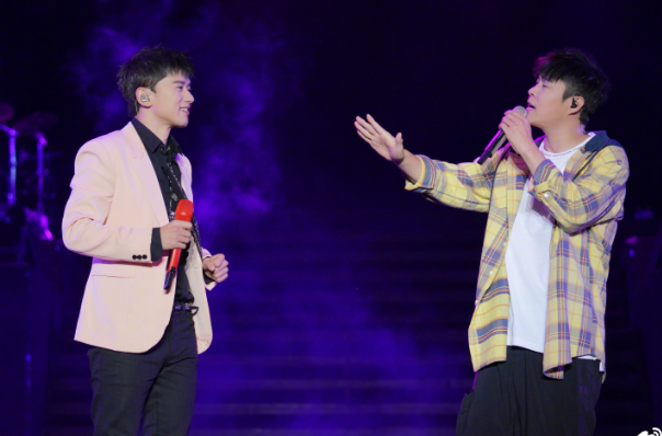 一个是喜剧演员，一个是歌手，小沈阳和张杰怎么会成为如此要好的朋友呢？