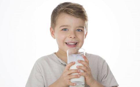 小孩子喝什么牛奶比较好