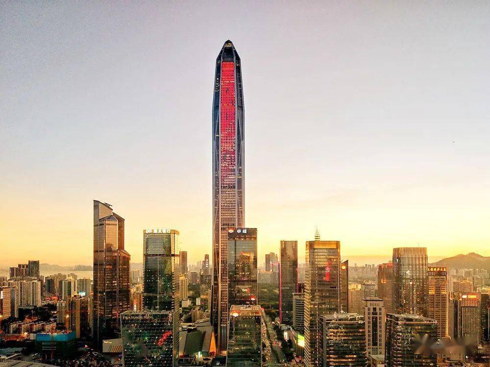 深圳赛格大厦: 施工或出问题，相关单位要担责吗?