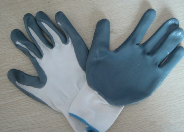 高压和低压操作中 绝缘手套均可作为基本安全用具 是什么意思 这是错题正确是什么