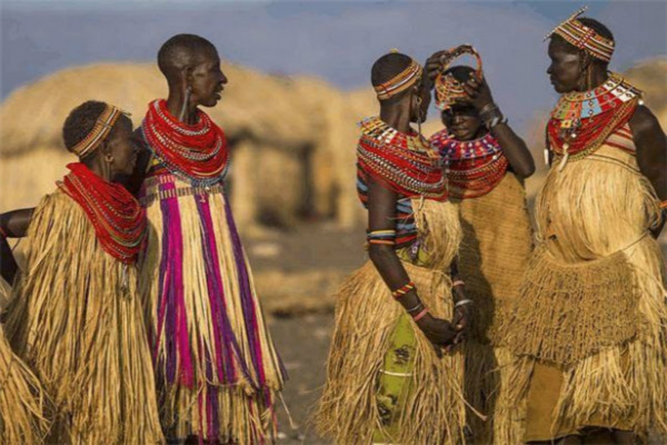 非洲原始部落里，除了女性要进行割礼，男性也需要？