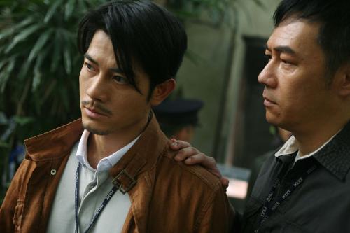 郭富城主演的《杀人犯》有两个结局，其中港版结局是比较黑暗吗？
