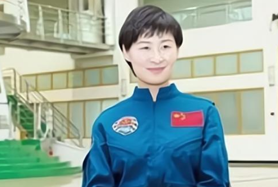 作为我国仅有的两名上过太空的女航天员，刘洋的级别为什么比王亚平高？
