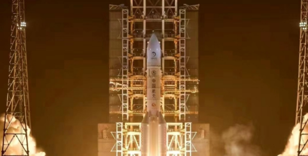 中国的嫦娥五号是什么时候发射的