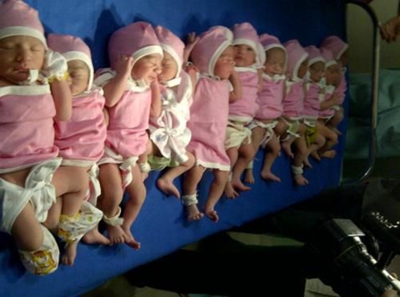 印度女子产11胞胎是真的吗？