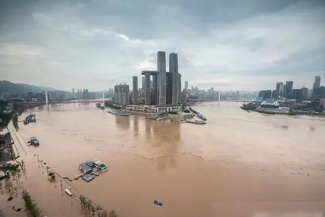 重庆多地出现暴雨，16条河流出现涨水过程，有哪些需要知道的注意事项？