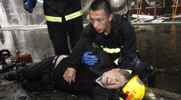 1115上海火灾为什么烧的如此厉害 有什么原因