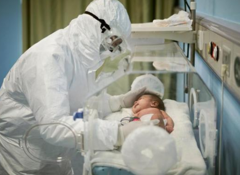 西安一婴儿住院4天花55万元，天价医疗费惹争议，院方对此有何回应？