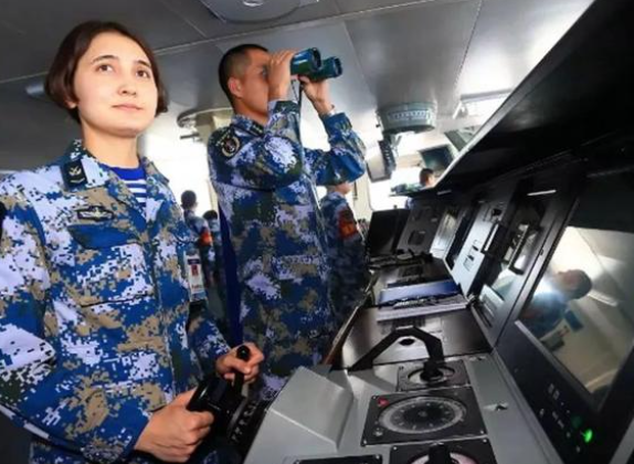 中国最牛女司机，开6万吨航母的那种才是高手！年仅26岁她如何驾驭得了？