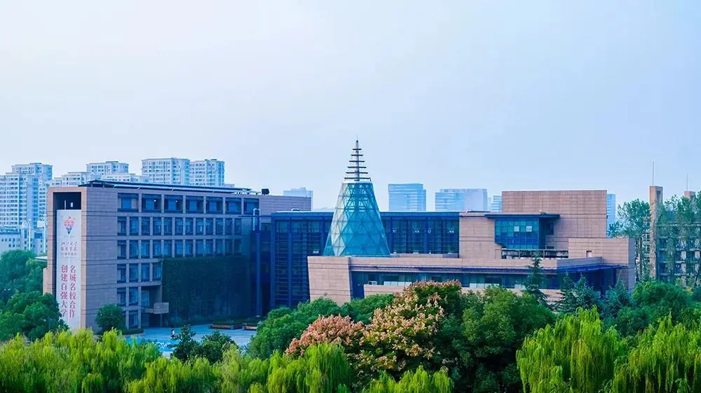 浙江大学城市学院是几本?