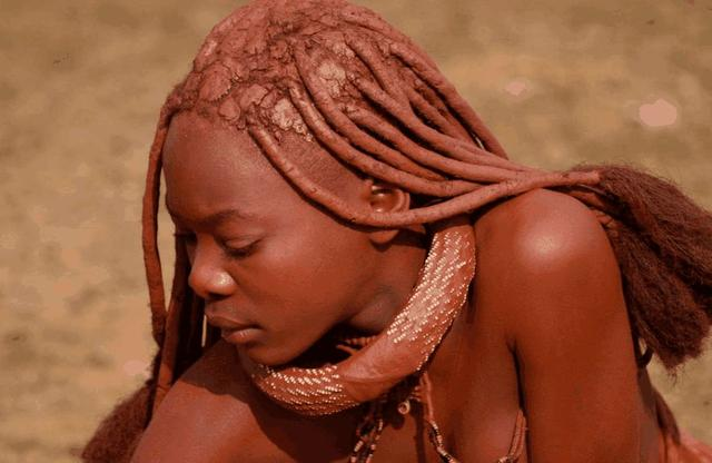 非洲辛巴族的族人是怎么生活的？
