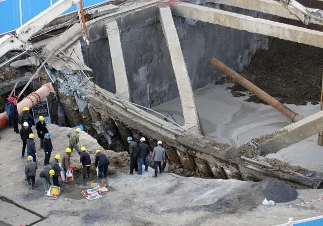 天津在建地铁坍塌导致4死，7人被追责，事故发生的原因是什么？