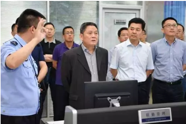 上海市公安局原局长龚道安被批捕，他曾担任过哪些职位？
