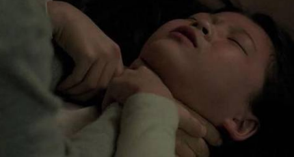 重庆一5岁男童疑遭继母虐待，导致他死亡的原因是虐待吗？