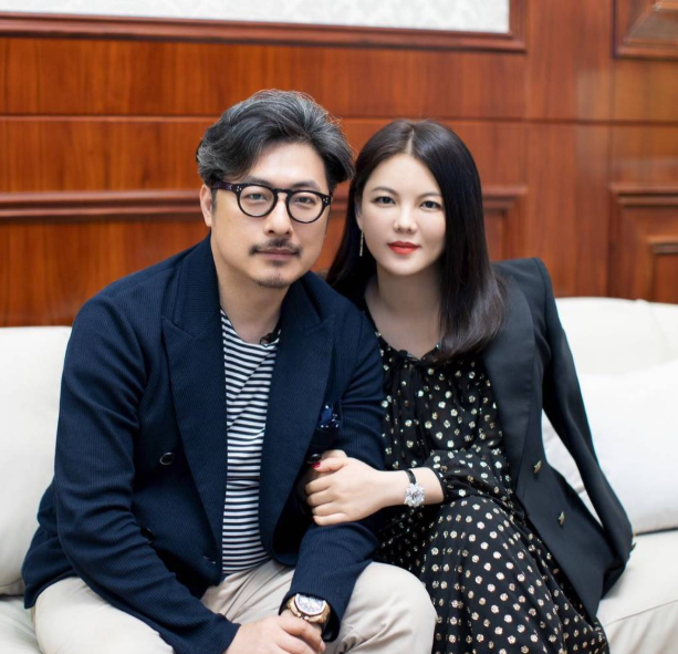 与李湘刚离婚9个月，王岳伦是如何彻底放飞自我的？