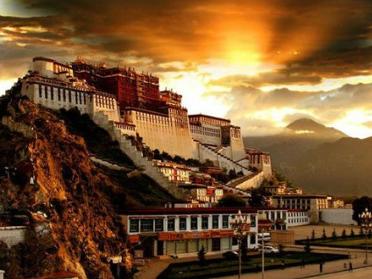西藏位于中国哪个位置