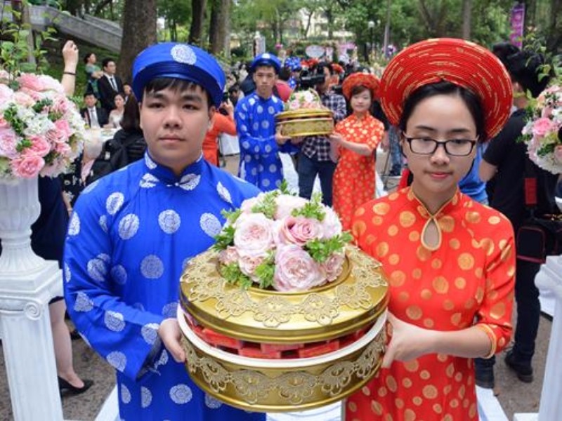 越南奇葩婚礼习俗，新娘结婚时，竟然是与前男友洞房？