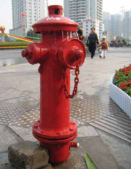 室外消火栓的管径是多少、压力、流量是多少，还又室内消火栓同样的问题。另外一般应该是什么管网形式