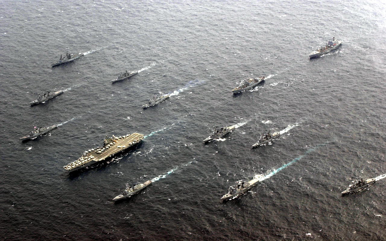马汉认为海军是(　　),重要的使命是支持和推动国家的对外政策。