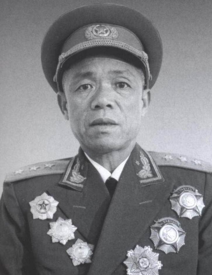 他打响锦州战役第一枪，任23年大军区司令员，他是谁？