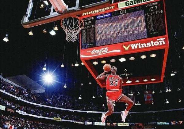 NBA历史上能从罚球线起跳扣篮的人都有谁?
