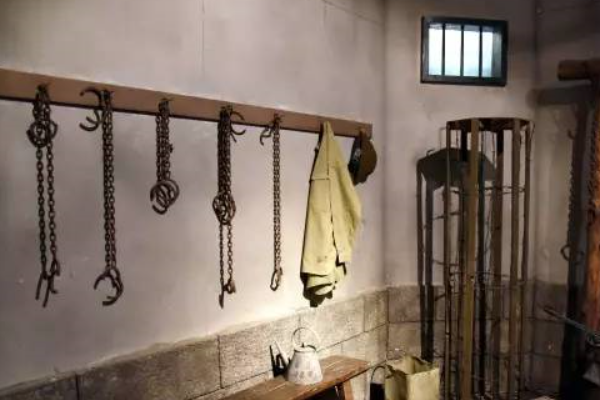 史上最奇葩的10种酷刑，都有哪些让人痛不欲生的刑罚呢？